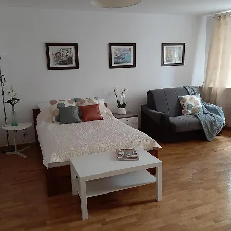 Apart- Salon Z Aneksem Kuchenym, 2 Sypialnie, Lazienka