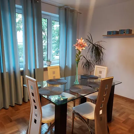 Apart- Salon Z Aneksem Kuchenym, 2 Sypialnie, Lazienka Auberge de jeunesse